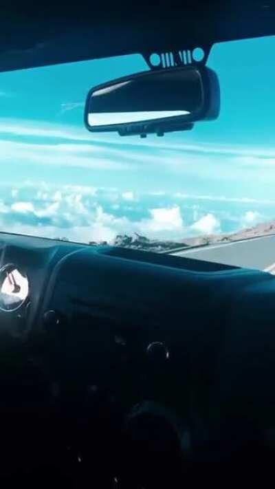 Roadtrippin' somewhere above the clouds in Hawaii