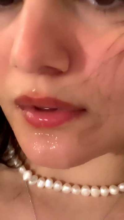 Drooled all over my pretty face [OC]