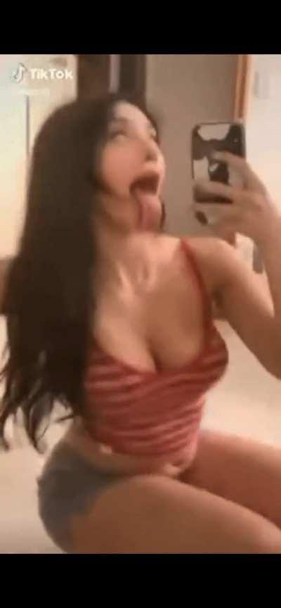 Playful squatting ahegao!! Lovely tits