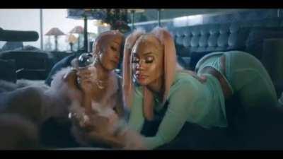 OH FUCK IM CUMMING HARD!! 💜