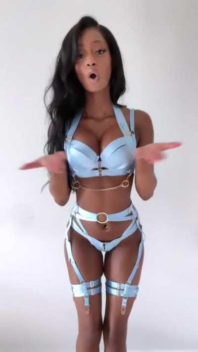 Bianca (withlove_bia)