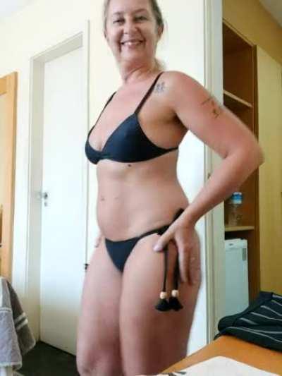Hey Babe, how about my new Black bikini? Hope u like