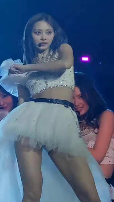 TWICE - Tzuyu & Mina