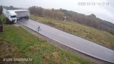 Car turns into a pancake - Romania