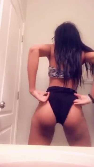 Snapchat damnthatsbella1 come check me out daddy