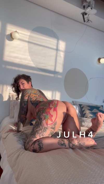 Waiting for you on bed, babe