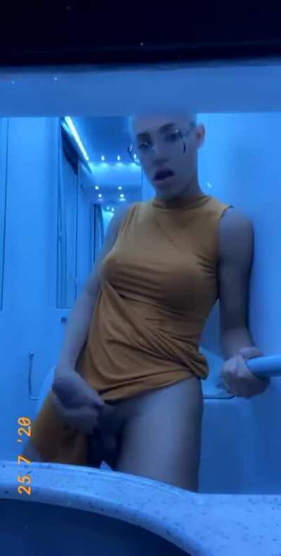 I Want every INCH of her MONSTER COCK 😍