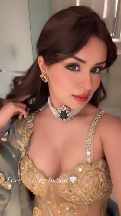 Avneet Kaur in Indian Dress IG Nov 15 2025