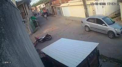 Já que vai levar a moto, leve o capacete também, meu patrão