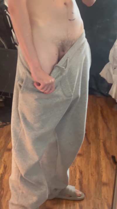 I think these sweatpants hide my cock better