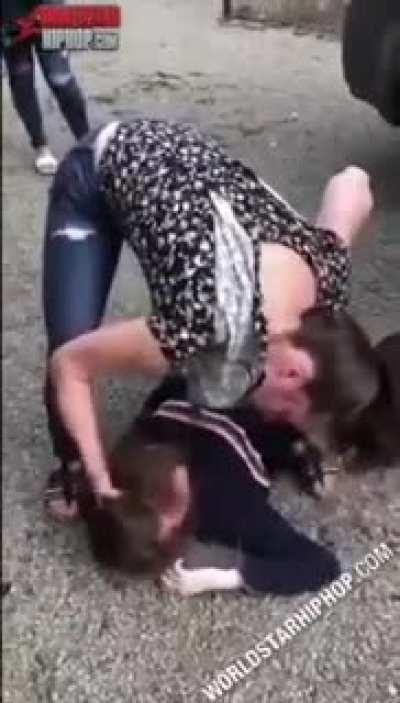 looney goon pulls up on her ex’s SO and FaceTimes the dude during the beatdown