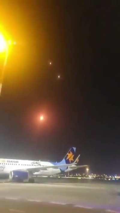 Video of Iron Dome intercepting rockets near Ben Gurion airport.