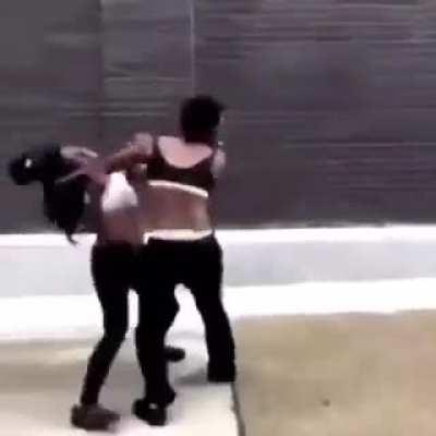 She took a smoke break mid fight