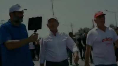 Çık ve yap şovunu sen bizim son çaremizsin