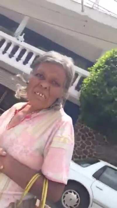 SALIERON A CAMINAR LOS ZOMBIES