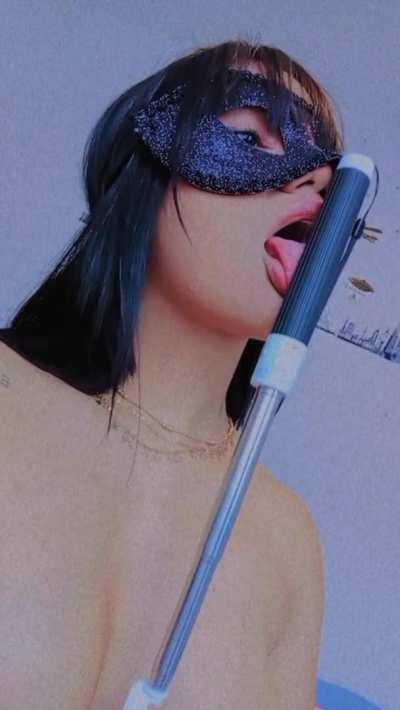 want to see you lick my whip now