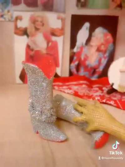 How does a lizard hand do this?