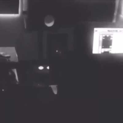 Dawg travis gotta use more of this type of flow on utopia