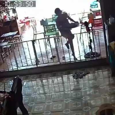 HMB I don't need to use the door.. see how I do it