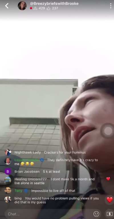 Brooke pulling the wool over her new followers eyes . She is such a low down ex stripper kinda gal ..