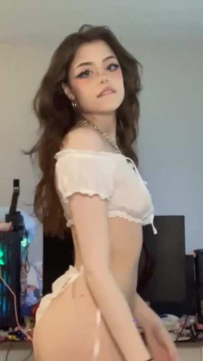 Hannahuwu new content - F0lder B3l0w