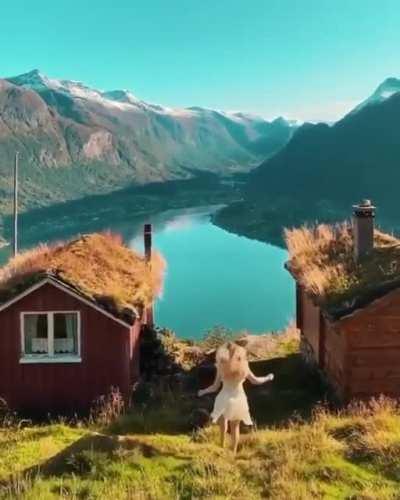 Imagine living beside this Amazing View!