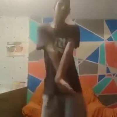 Alguém pode me falar o nome dessa gostosa?