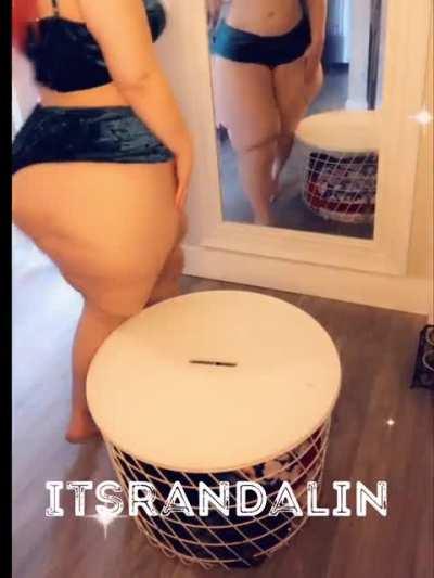 Randalin (@itsrandalin)