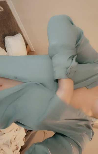 Did this minimizing bra I wear to work cover these massive natural DDD’s on my 5’1 105 pound frame?