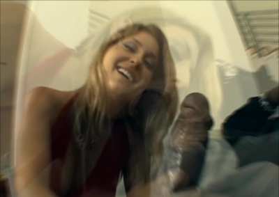 Avy makes a statement