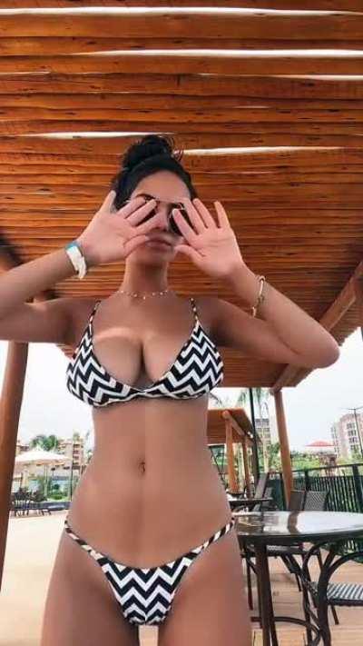 tiktok Gabi (@gabrielacecconello)