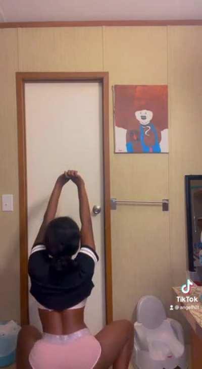 good knees challenge babies💋👋🏽