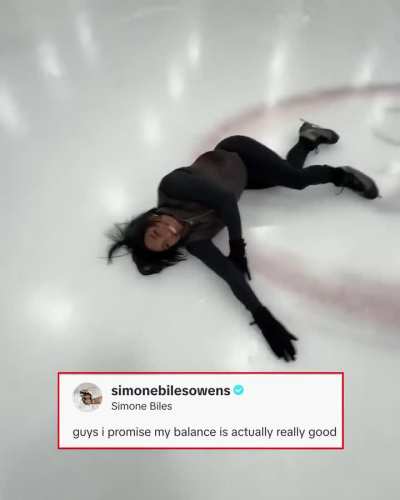 Simone Biles caught balancing on the ice 😂