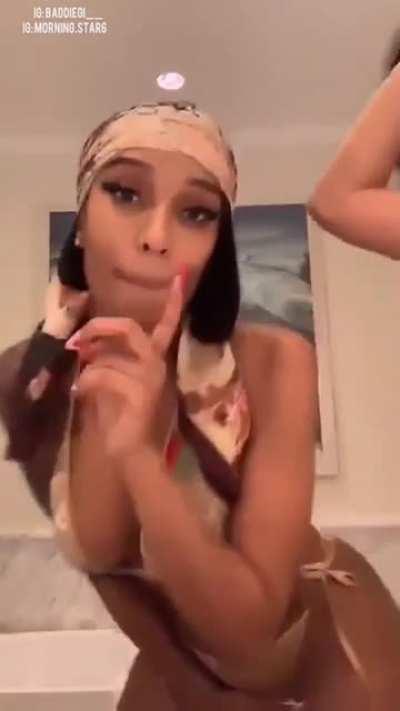 Her friend coochie was out