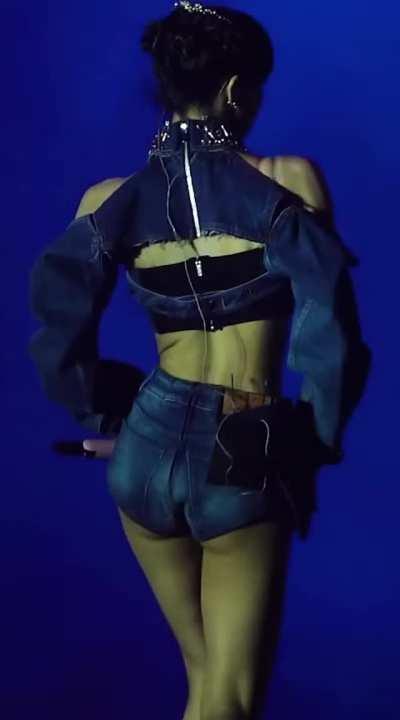 Lisa's cheeks never get old ð