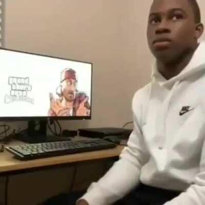 Tô jogando mãe fica tranquila 😁