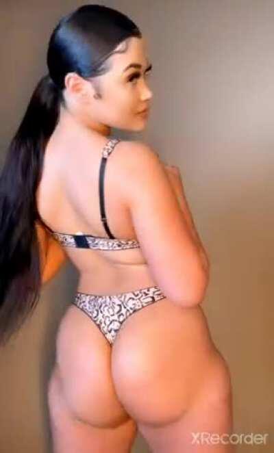 Hot AF😍🔥💦 (Get Her Folder in Comment)👇👇