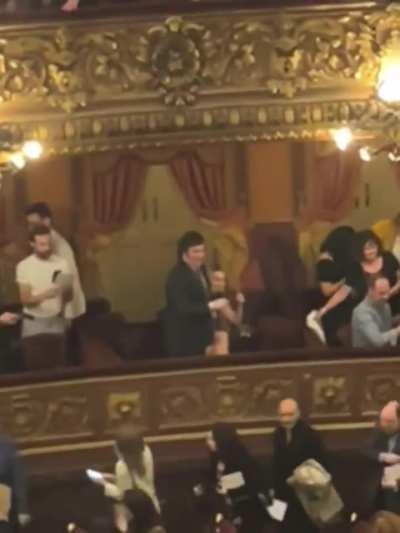 Al parecer Milei no se fue del teatro como dijeron....