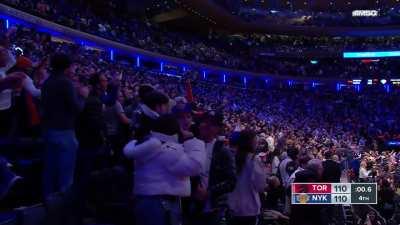[Highlight] RJ Barrett takes it all the way for the dunk to force OT after missed FT ( Replays)