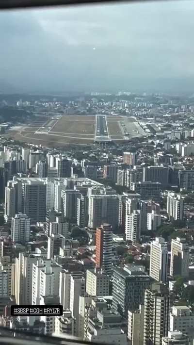 Landing in Congonhas Airport, São Paulo the 2nd busiest airport in Brazil - source: X luizricardo.kadinho