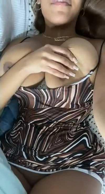 💕Hey love.. Innocent mixed girl here 💓 come see me cream on my onlyfans 🤭 hit me up before my sale runs out💕