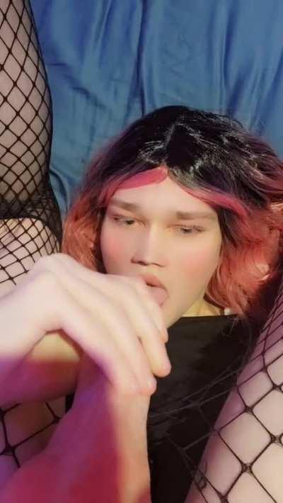 Cum on my face please