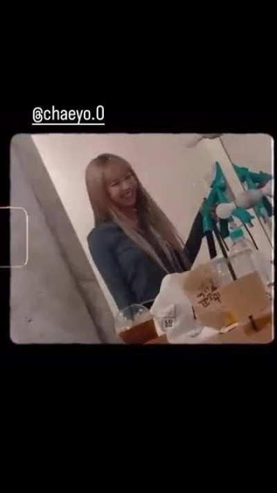 221014 Momo Instagram Story Updates- Goofy Chaeyoung