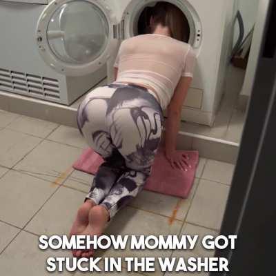 🥵Oh no!.. Mommy got stuck 🥵