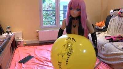 this sub shouldnt have normal porn we need more niche and strange stuff