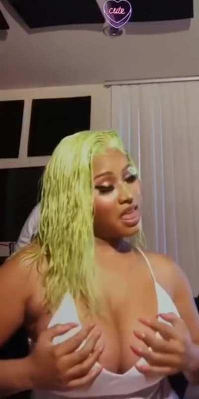 IG Live 9-3-19 - Titty Bounce & Nip Slip ENHANCED