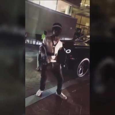 Real life Rockstar 🎸🤘🏾🦇⬆️⬇️🦇