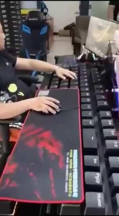 A keyboard for very large fingers