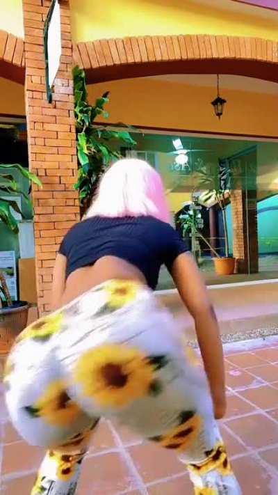 Careful where you shake that 😍