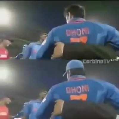 The onscreen perfection Dhoni - SushantSinghRajput final helicopter shot and expressions on point.